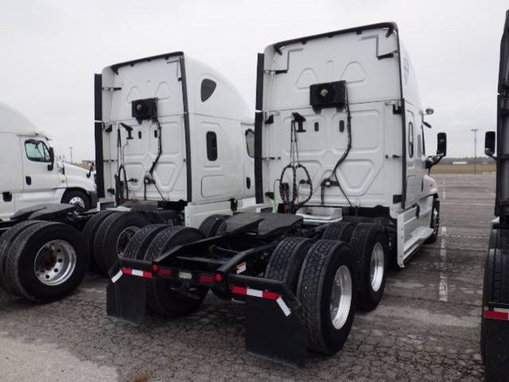 freightliner-cascadia-125-image-11