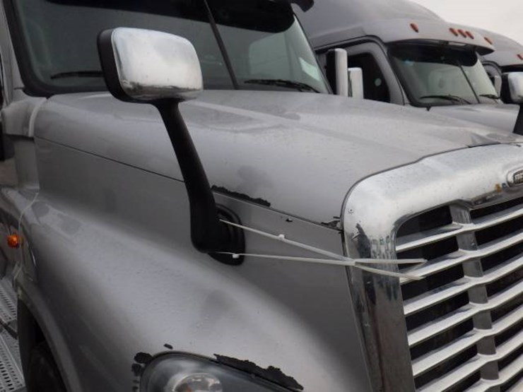 2019-freightliner-cascadia-125-image-9