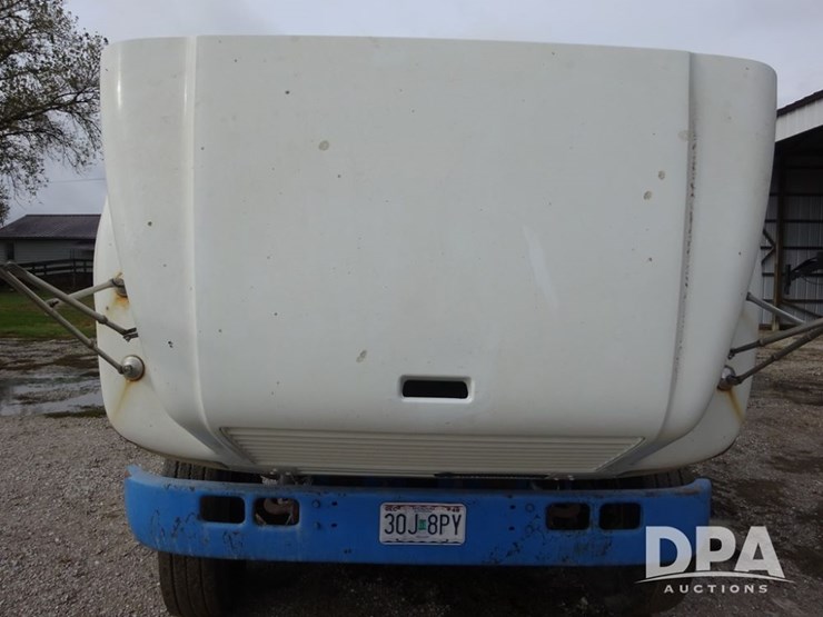 2003-international-8100-image-63