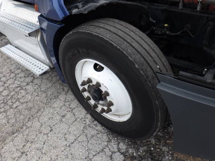 freightliner-cascadia-126-image-24