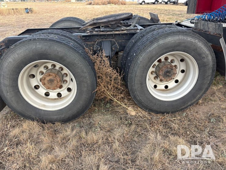 2014-kenworth-t660-image-31