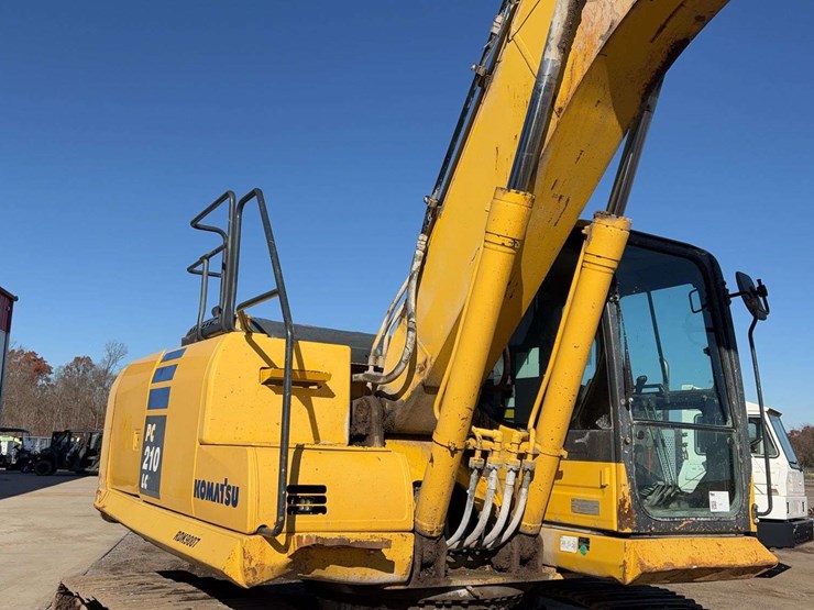 komatsu-pc210-lc-10-image-26