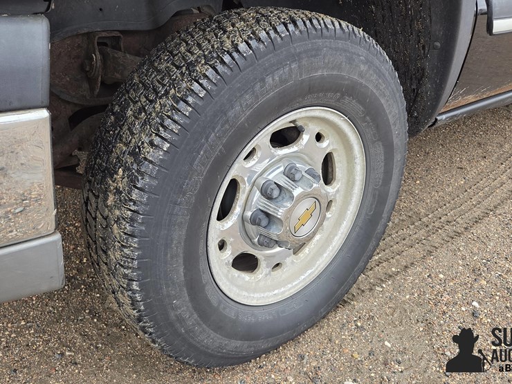 2003-chevrolet-1500hd-ls-4x4-pickup-truck-image-11