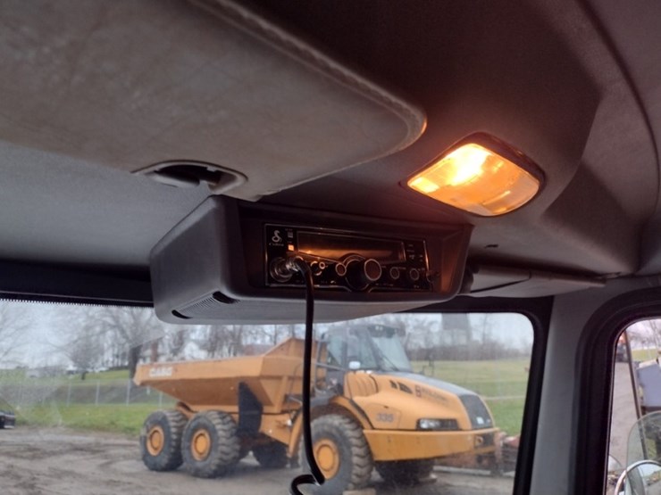 peterbilt-337-image-12