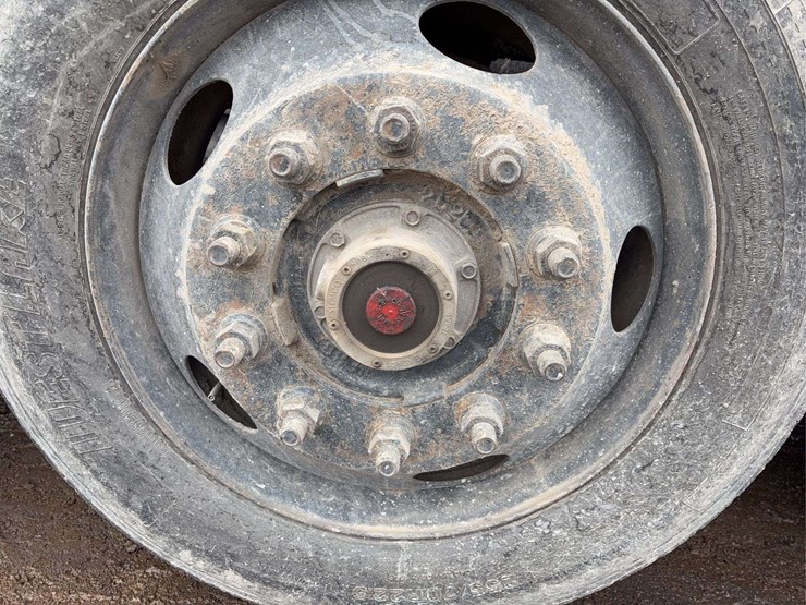 1996-international-5000-image-13