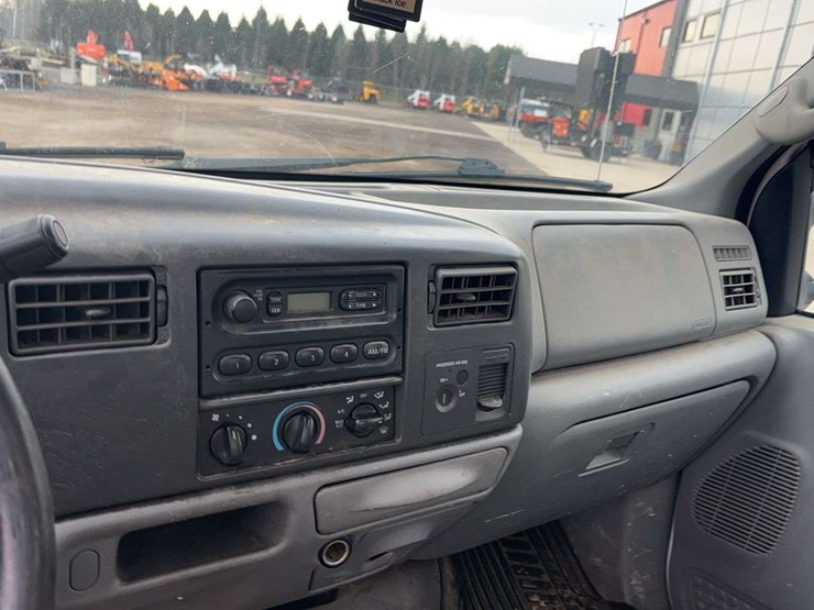 2004-ford-f350-image-29