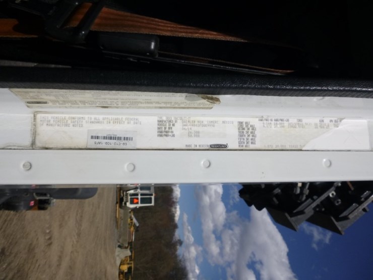 freightliner-coronado-122-image-6