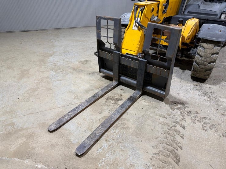 2015-jcb-525-image-9