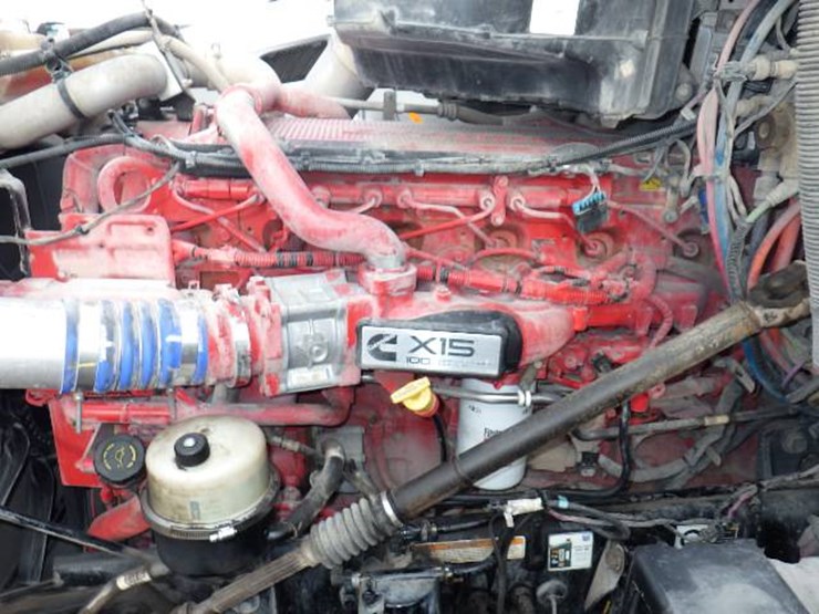 peterbilt-579-image-28