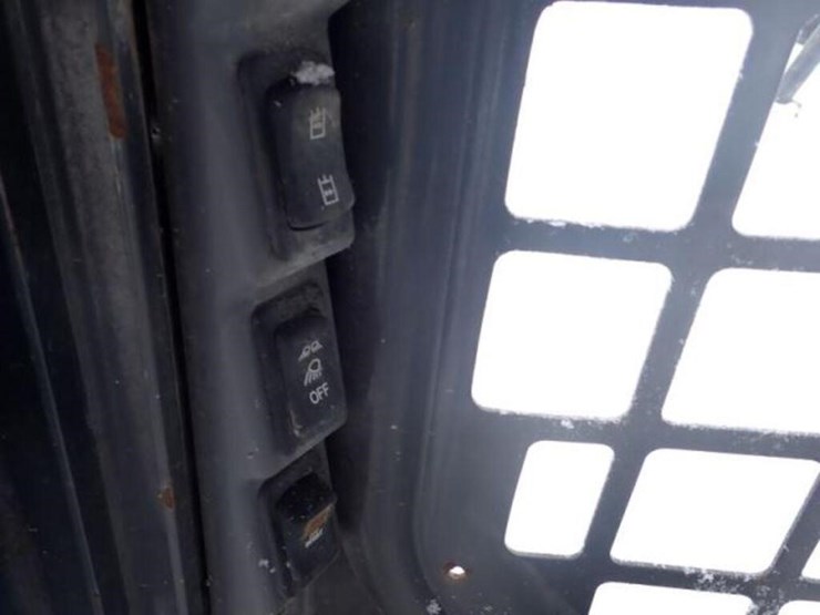 kubota-ssv65-image-15