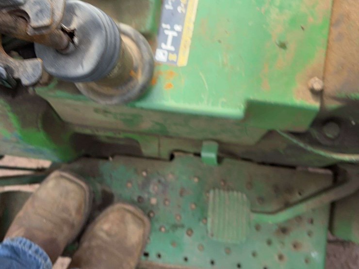 john-deere-2640-image-26