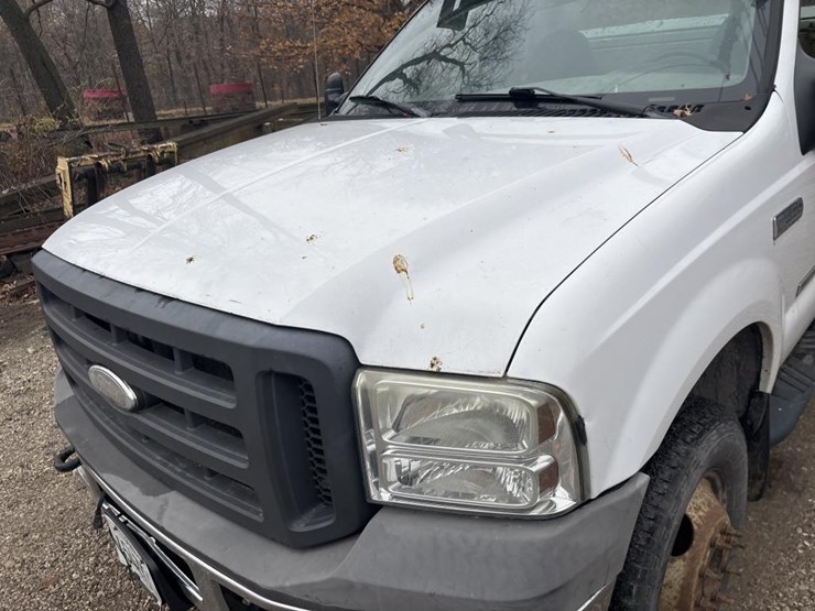 ford-f350-xl-image-8