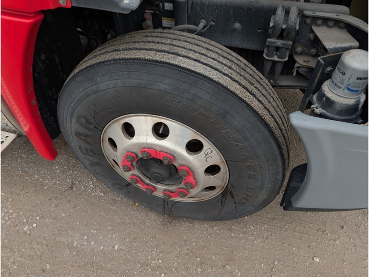 2019-freightliner-cascadia-125-image-14