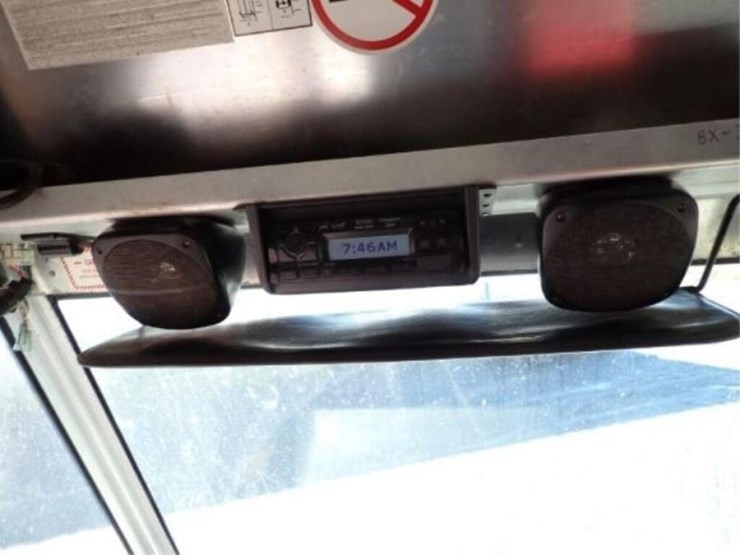 2015-freightliner-mt55-image-34