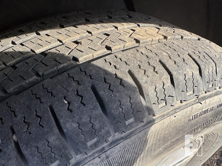 2010-chevrolet-traverse-image-9