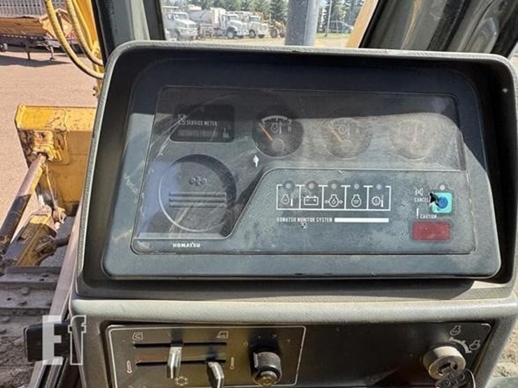 komatsu-d65ex-12-image-11