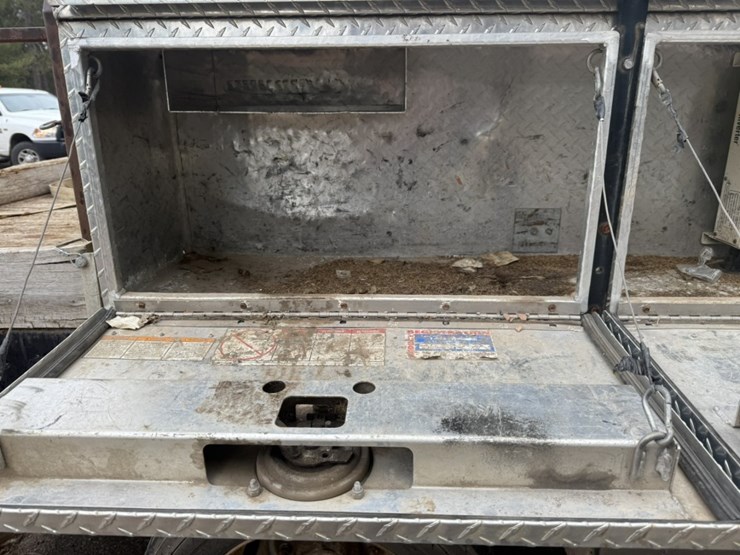 2012-ford-f550-image-22