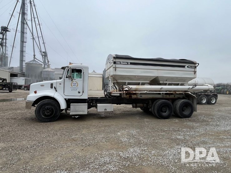 2001-peterbilt-330-image-11