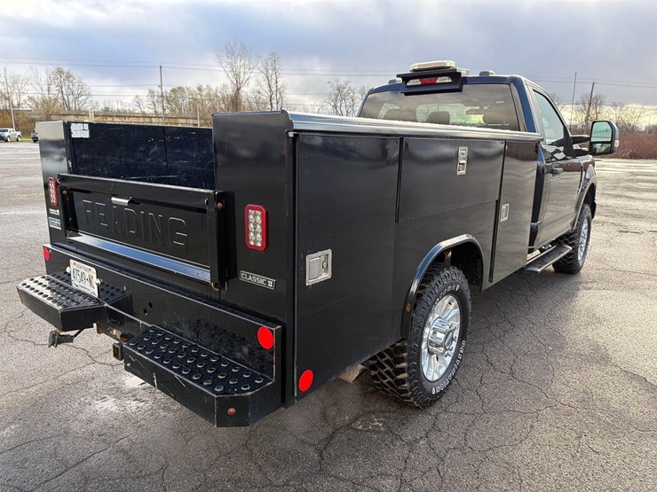 2021-ford-f350-image-4