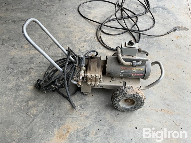 2023-landa-pressure-washer-image-5