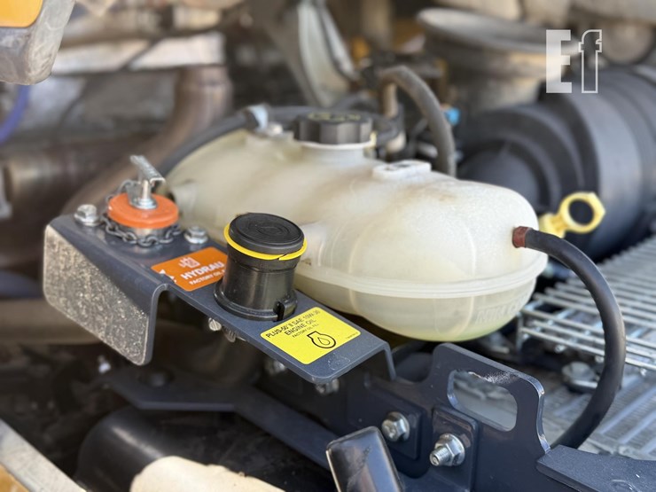 2017-deere-331g-image-29