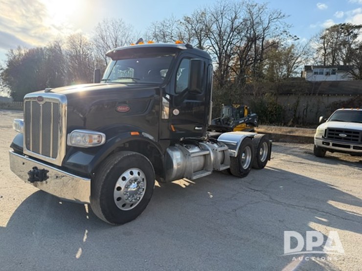 peterbilt-567-image-1