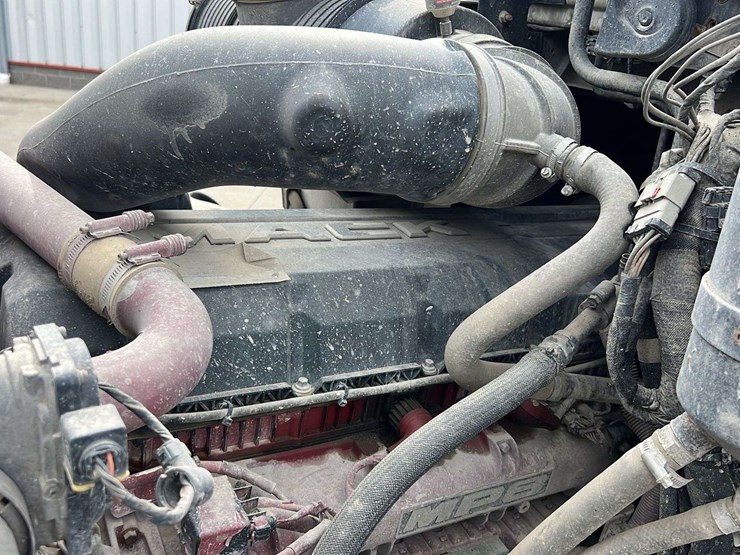 2018-mack-gu-granite-6-axle-dump-truck-image-33