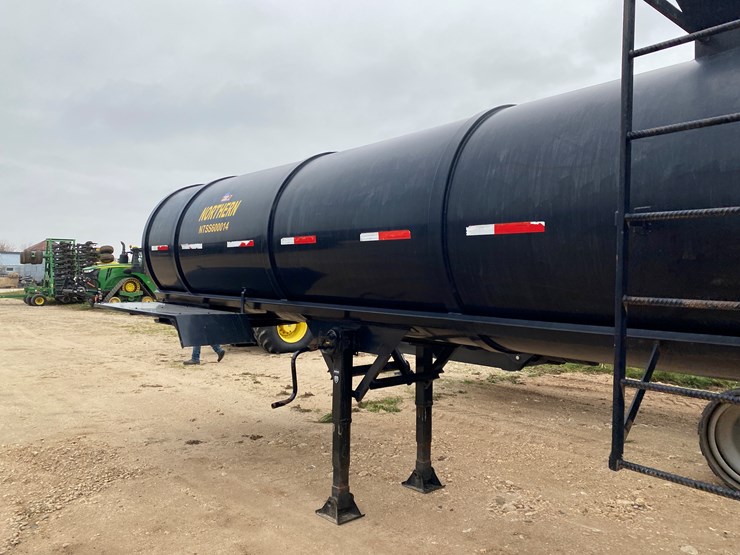 #1031-•-2014-northern-6000-gallon-semi-manure-tanker-trailer(has-wi-title)-(kewaunee,-wi)-image-14