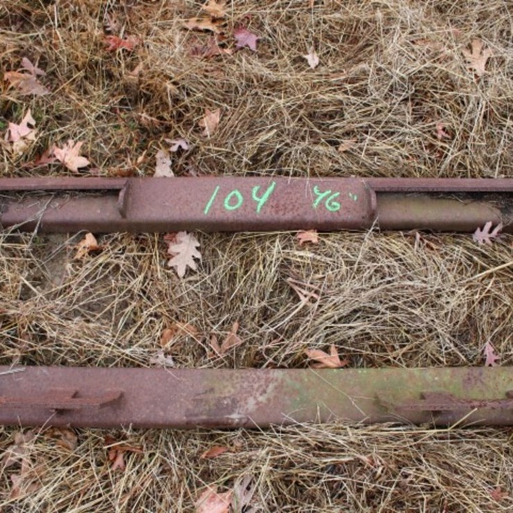 SKID STEER QUICK HITCH BRACKET 46"