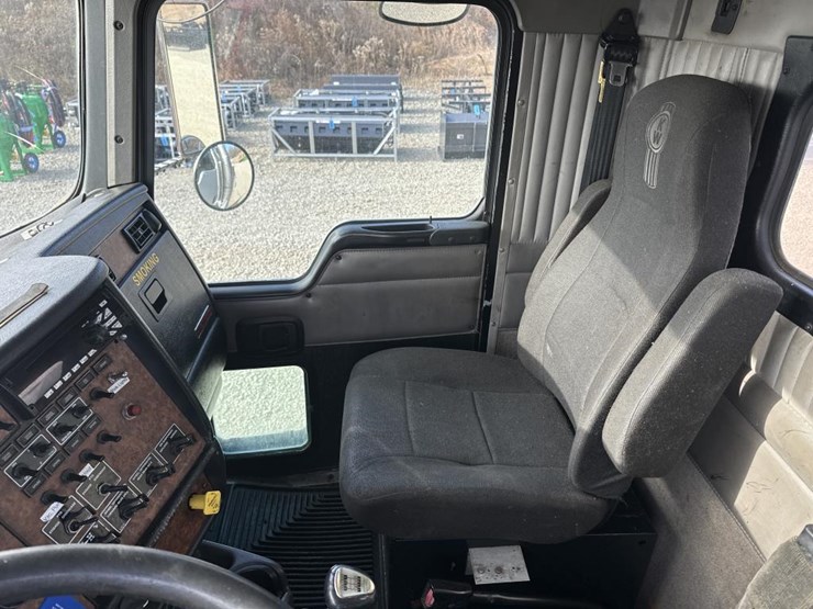 2005-kenworth-t800-image-58