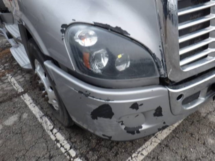 2019-freightliner-cascadia-125-image-8