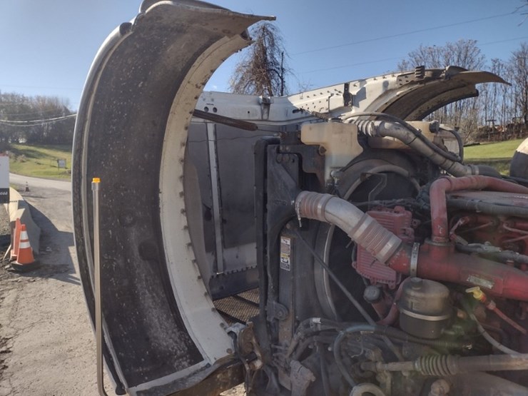 peterbilt-388-image-20