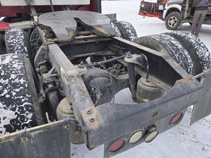 2017-peterbilt-579-image-35