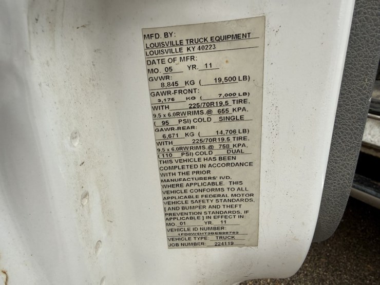 2011-ford-f550-image-49