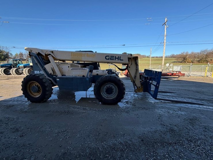 2015-gehl-rs8-42-image-6