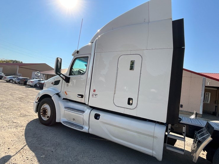 2014-peterbilt-579-image-16