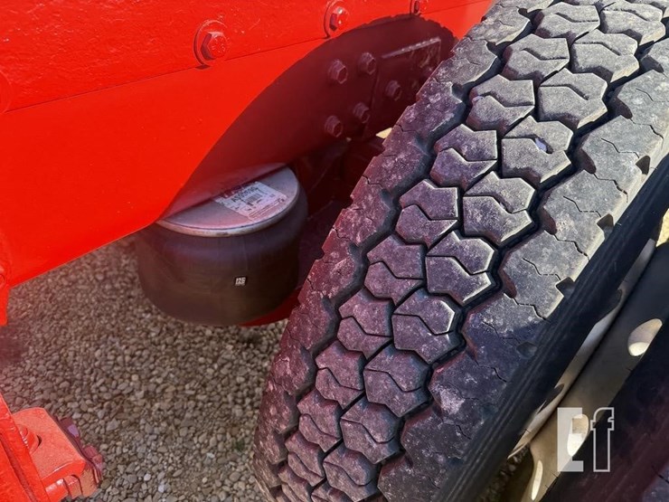 1985-peterbilt-362-image-11