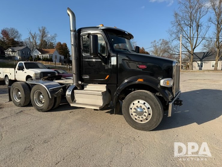 peterbilt-567-image-2