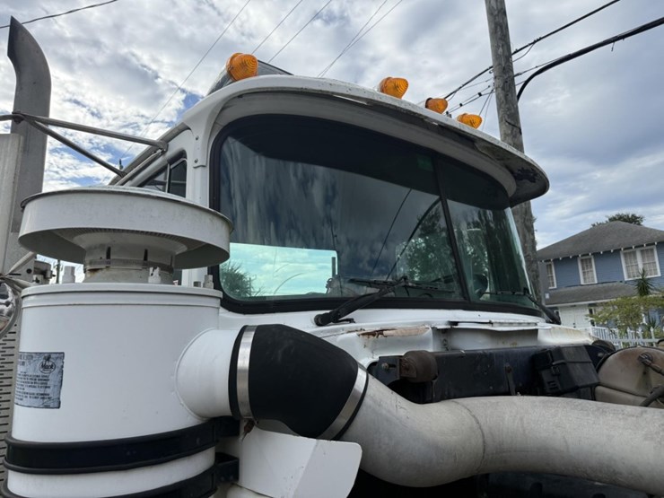 1999-mack-rd600-image-10