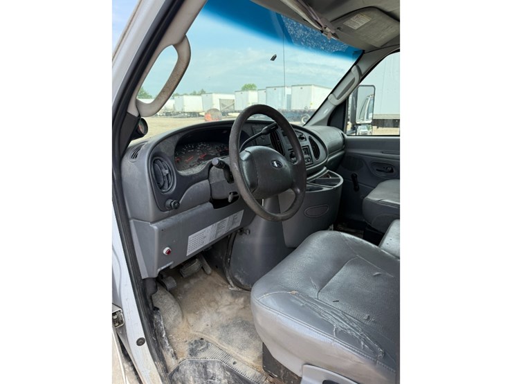 2007-ford-e450-image-16