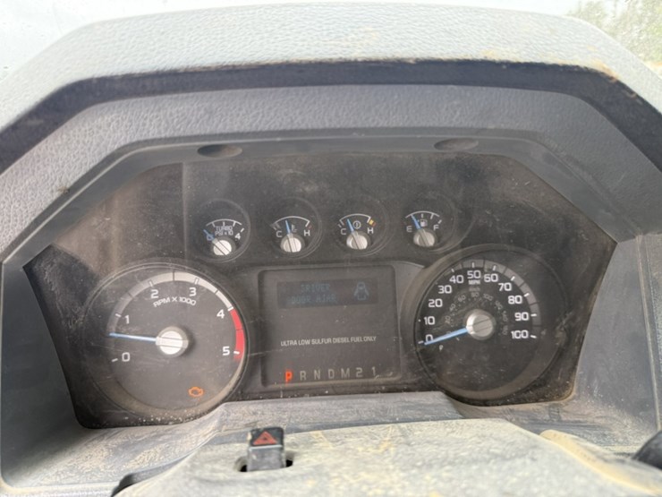 2011-ford-f550-image-36