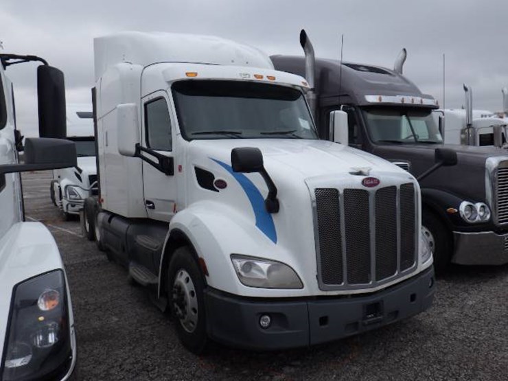 peterbilt-579-image-3