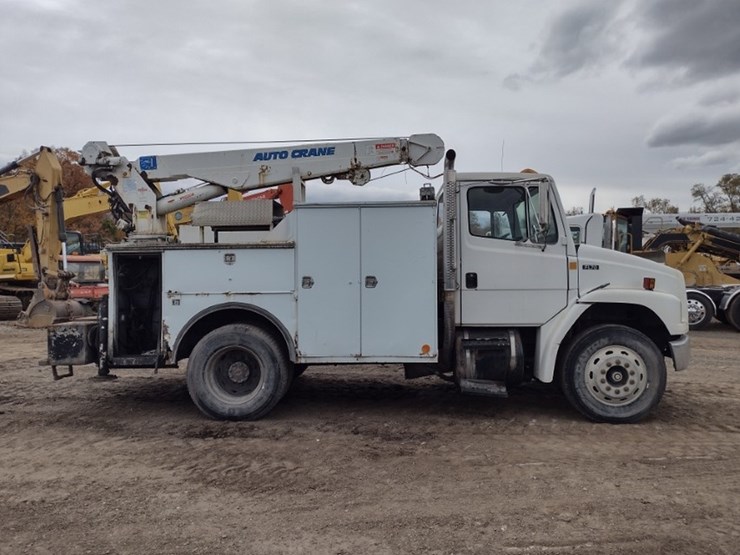 freightliner-fl70-image-3