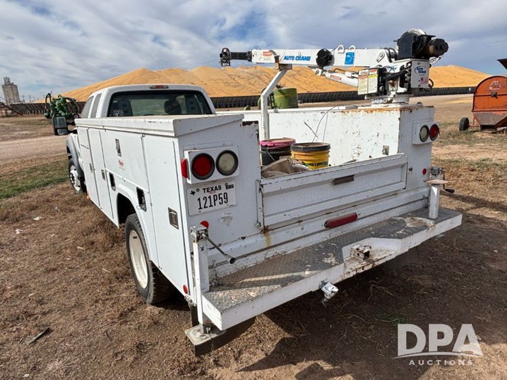 2011-ford-f550-image-12