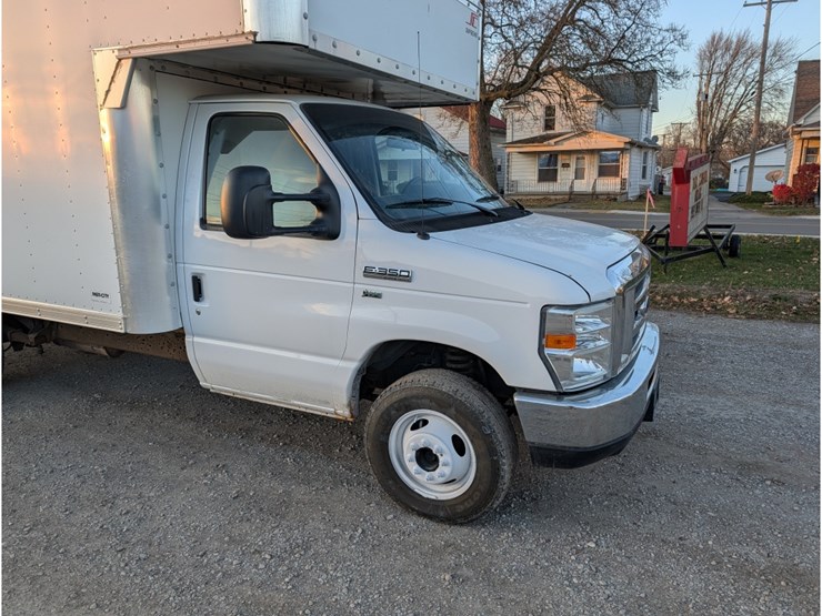2009-ford-e350-image-4