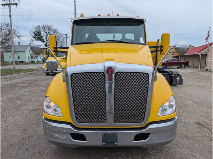 2020-kenworth-t880-image-2