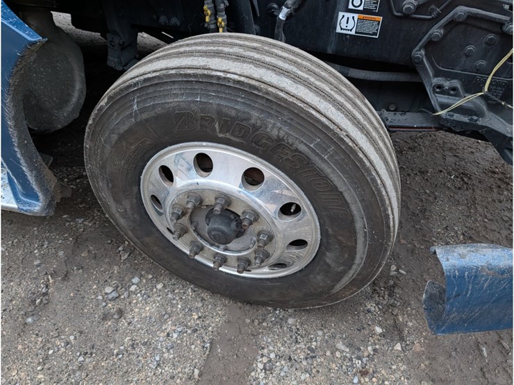 2019-kenworth-t680-image-14