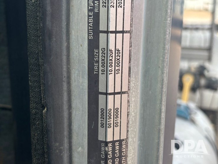 peterbilt-377-image-83