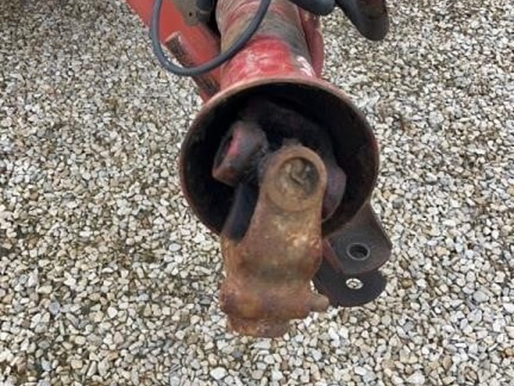 new-holland-660-image-5