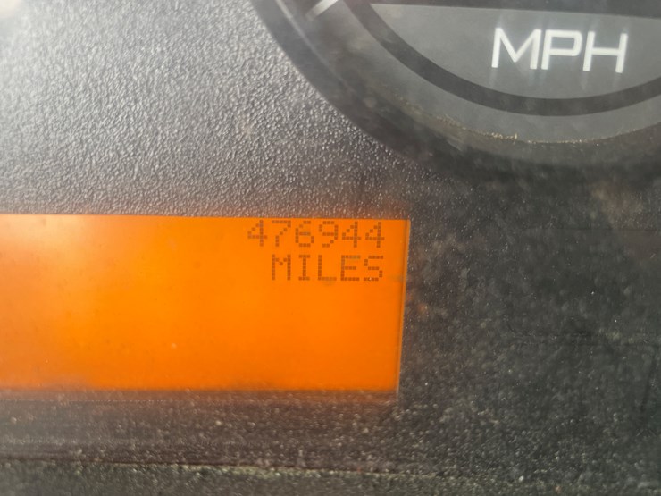 #1054-•-2015-international-tandem-axle-day-cab-semi-tractor-(has-wi-title)-image-40